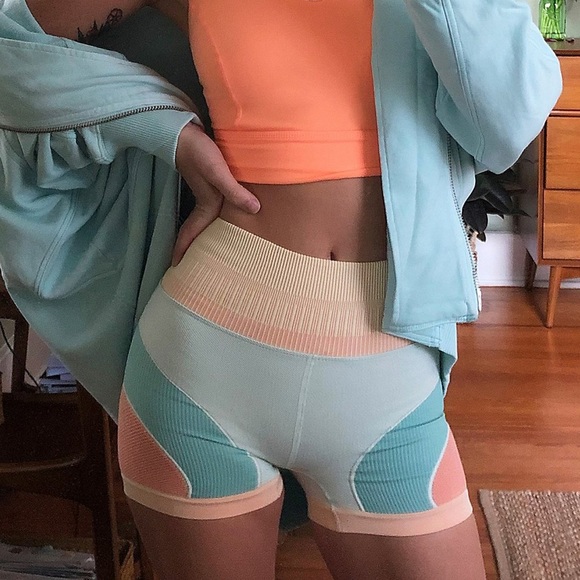 COPY - 🌺free people break point tighten up short/crop - Picture 3 of 16
